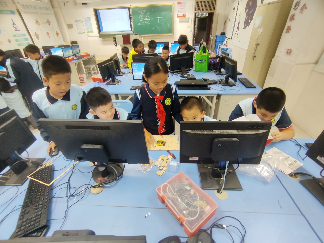 罗彦怡生活照 - 2024年12月日常记录